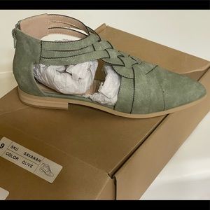 Boho Vibes Vegan Leather Shoes in Olive